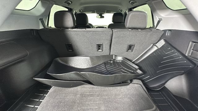 Used 2024 GMC Terrain SLE w/ Driver Convenience Package AWD/4WD image 27