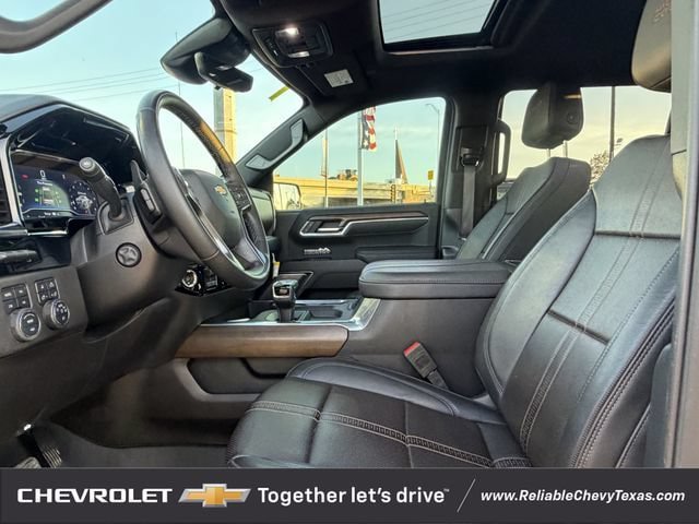 Used 2025 Chevrolet Silverado 1500 High Country w/ High Country Premium Package AWD/4WD image 31
