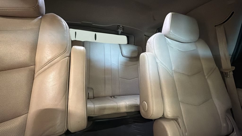 Used 2019 Cadillac Escalade Luxury AWD/4WD image 15
