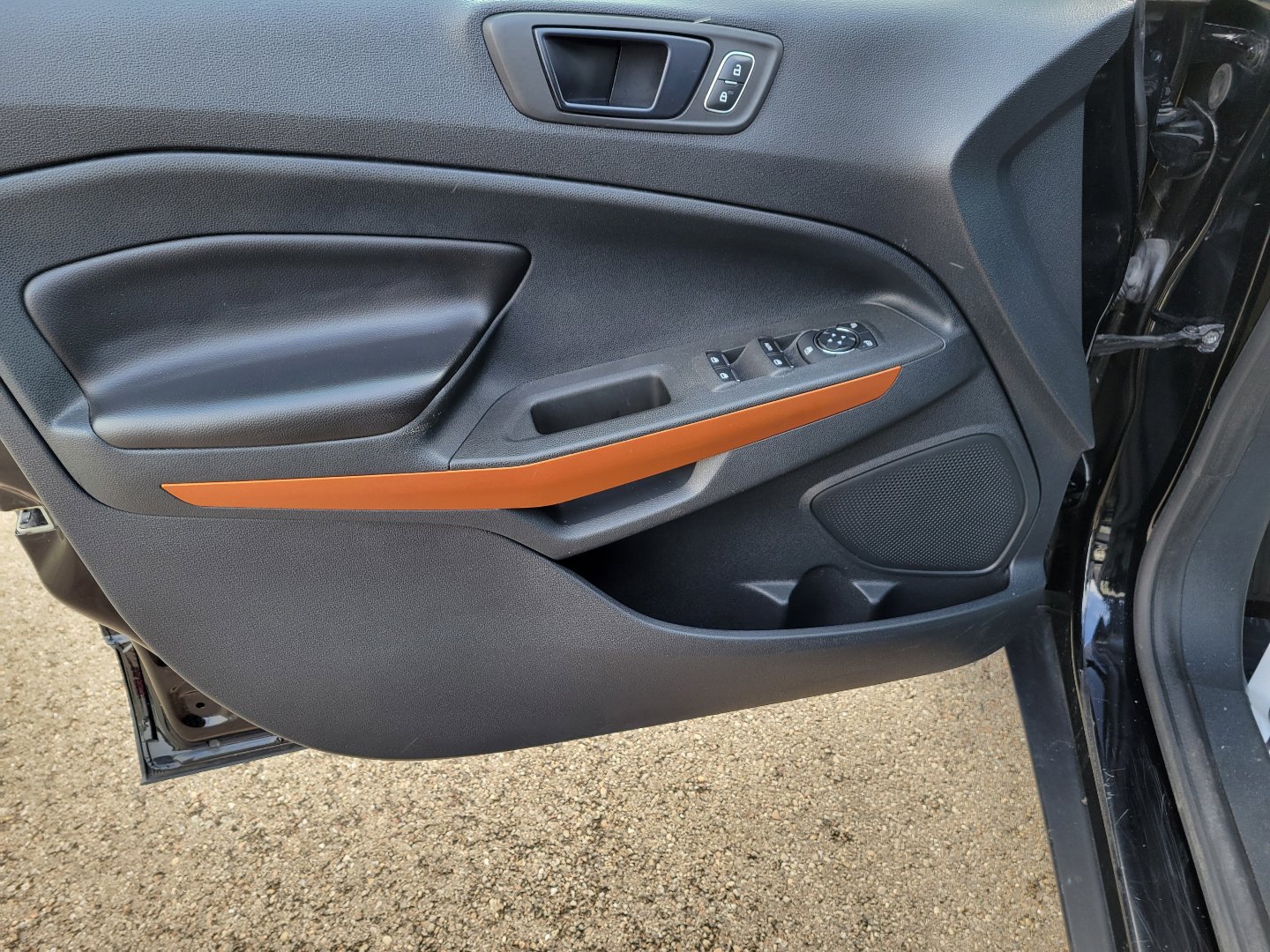 Used 2018 Ford EcoSport SES w/ SES Cold Weather Package image 18