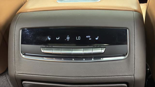 Used 2022 Cadillac Escalade ESV Premium Luxury AWD/4WD image 36