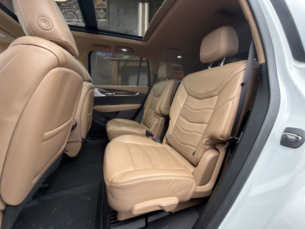 Certified 2021 Cadillac XT6 Premium Luxury w/ Platinum Package image 14