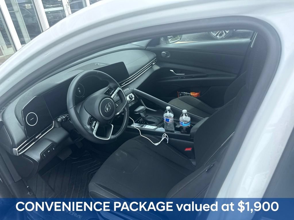 Certified 2023 Hyundai Elantra SEL w/ Convenience Package FWD image 3