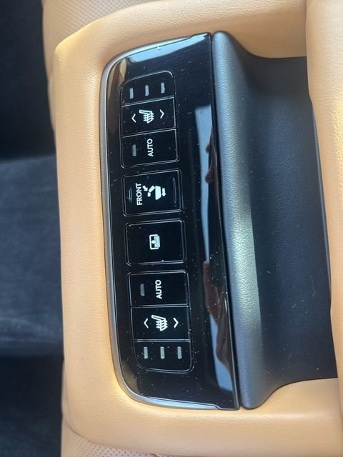 Used 2022 Lexus LS 500 AWD image 41