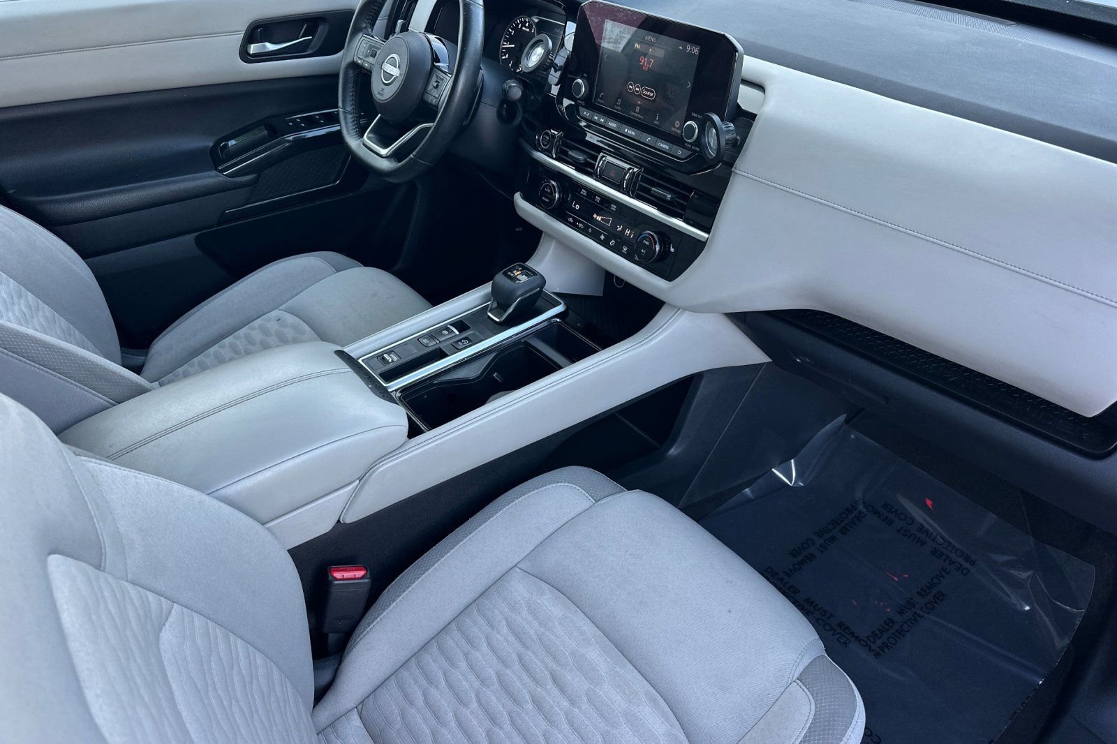 Used 2022 Nissan Pathfinder SV w/ SV Black Package image 21