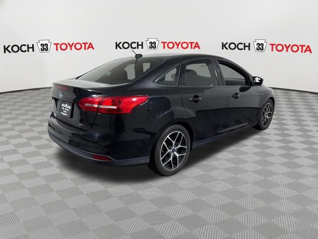Used 2017 Ford Focus SEL w/ Cold Weather Package FWD image 8