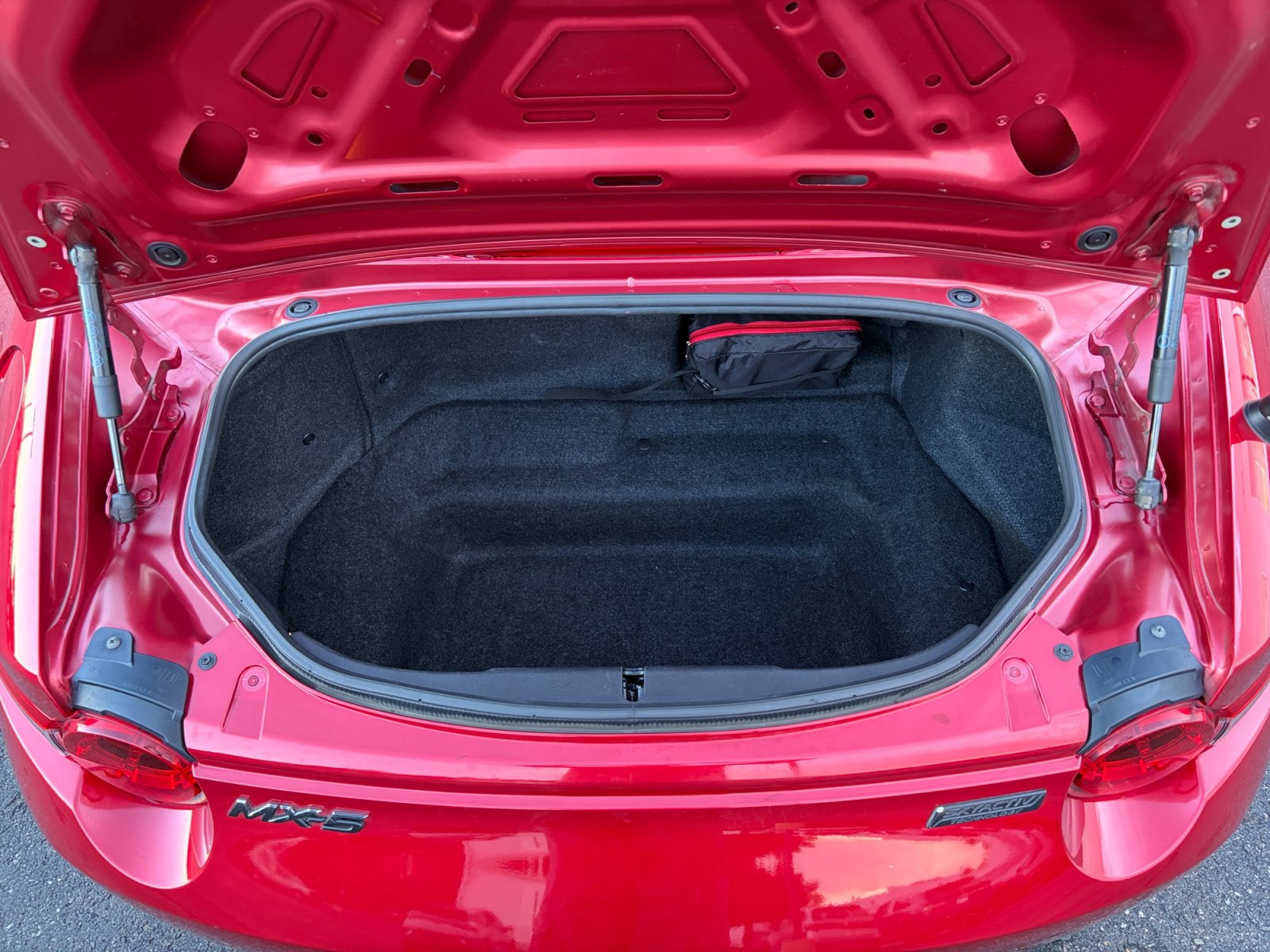 Used 2016 MAZDA MX-5 Miata Sport RWD image 34