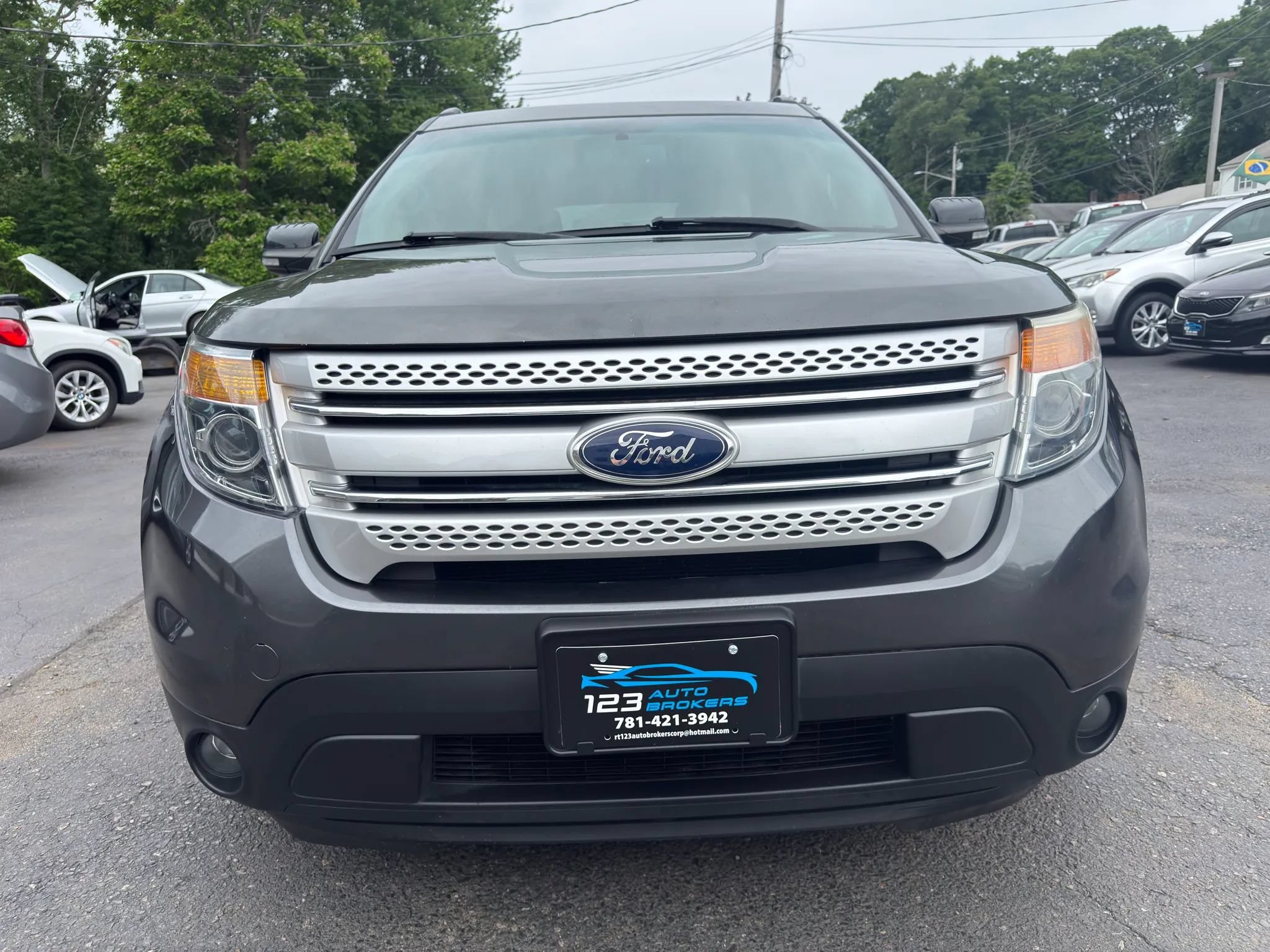 Used 2015 Ford Explorer XLT w/ Equipment Group 202A AWD/4WD image 2