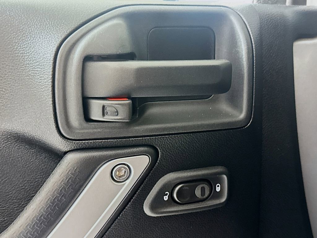 Used 2013 Jeep Wrangler Unlimited Sahara w/ Connectivity Group image 17