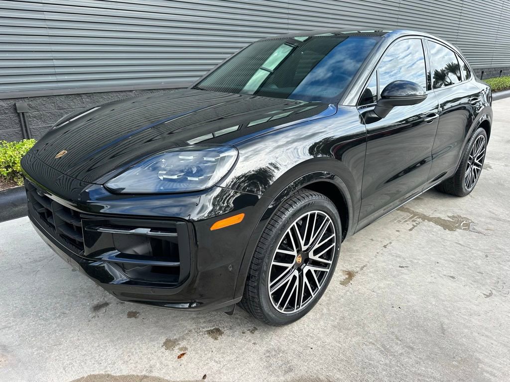 Used 2024 Porsche Cayenne Coupe image 6