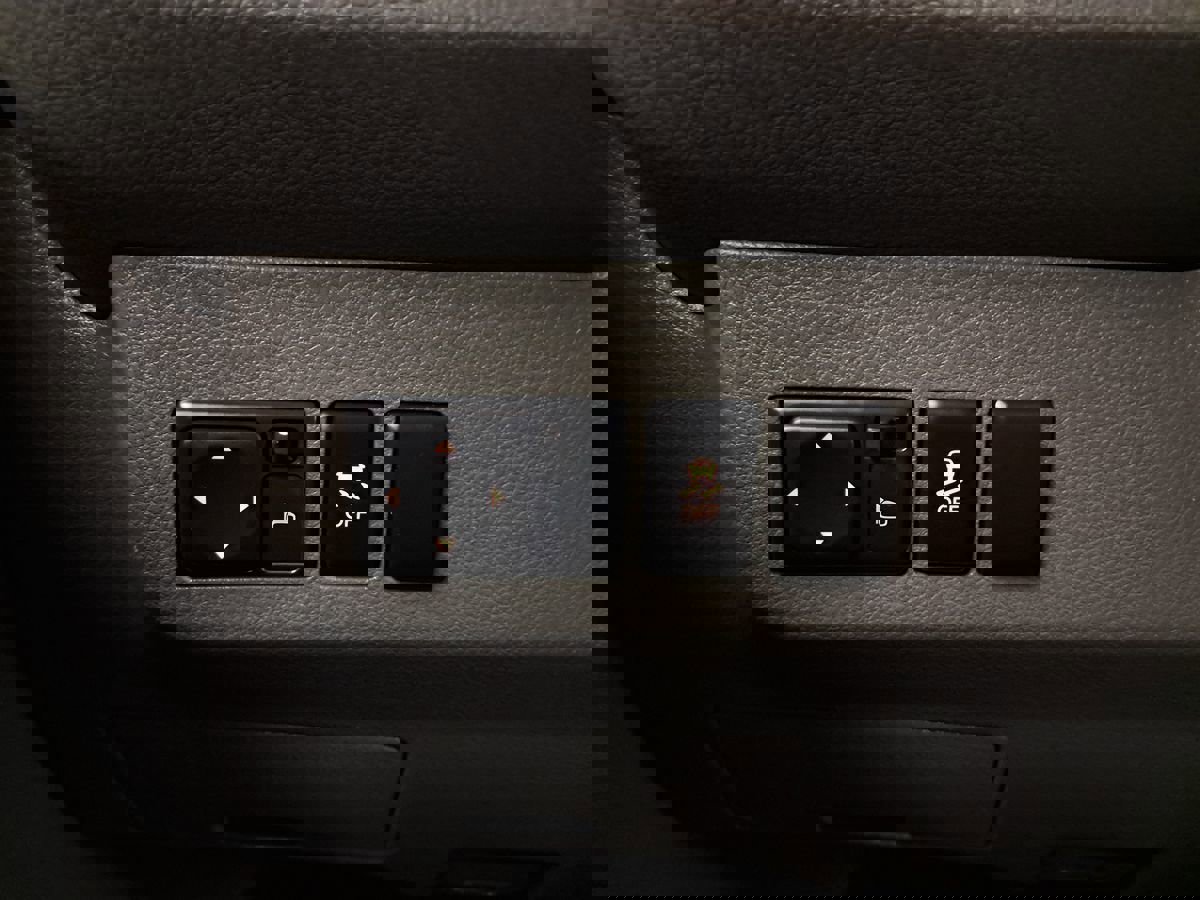 Used 2015 Nissan NV 2500 SV image 21