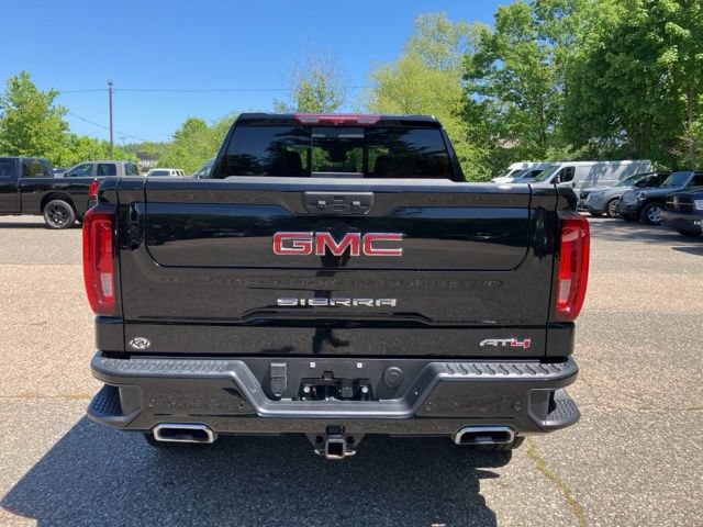 Used 2024 GMC Sierra 1500 AT4 w/ Technology Package AWD/4WD image 4