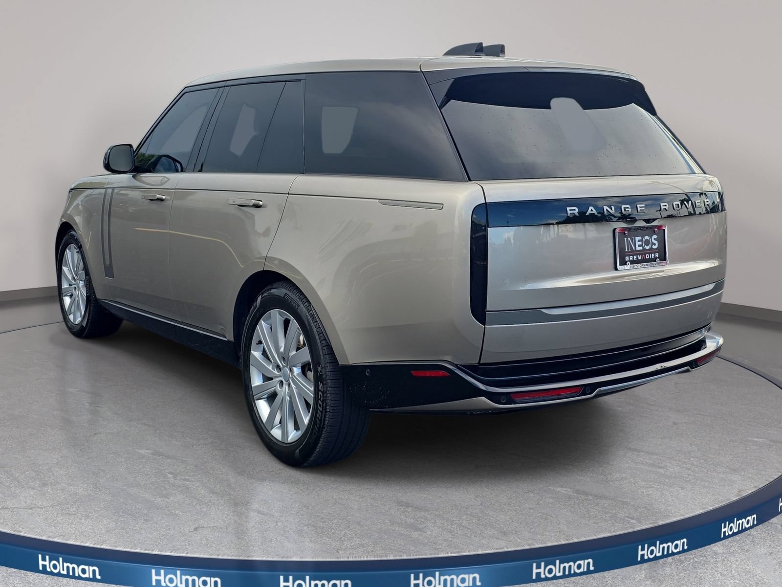 Used 2025 Land Rover Range Rover SE AWD/4WD image 8