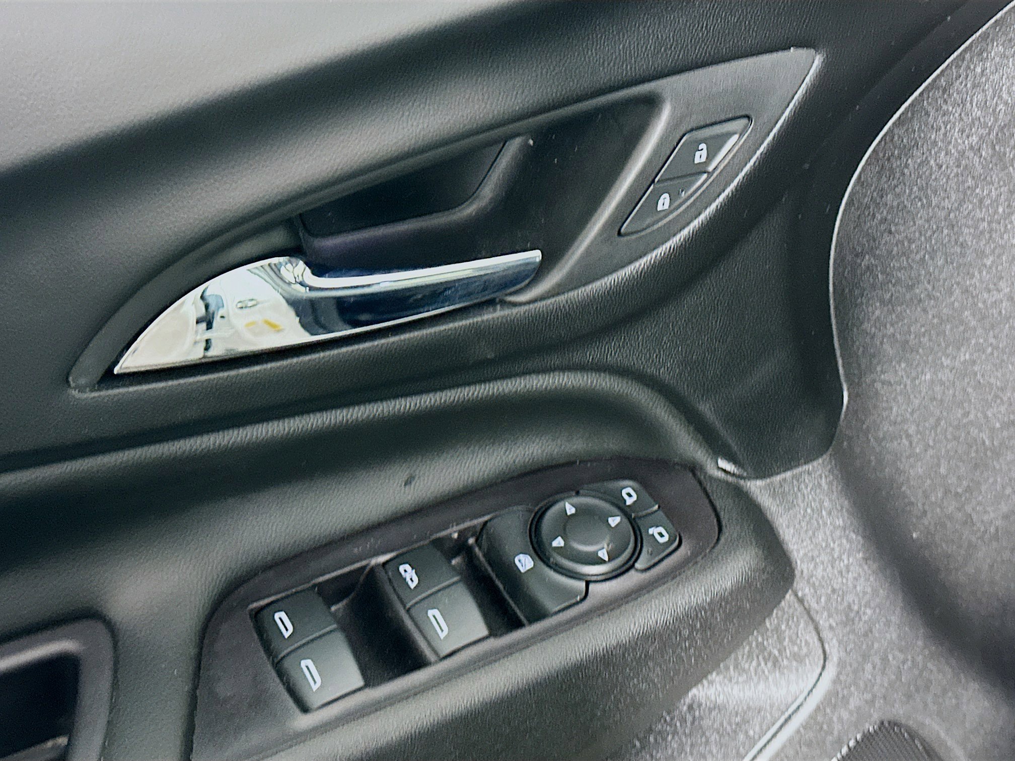 Used 2020 Chevrolet Equinox LT image 15