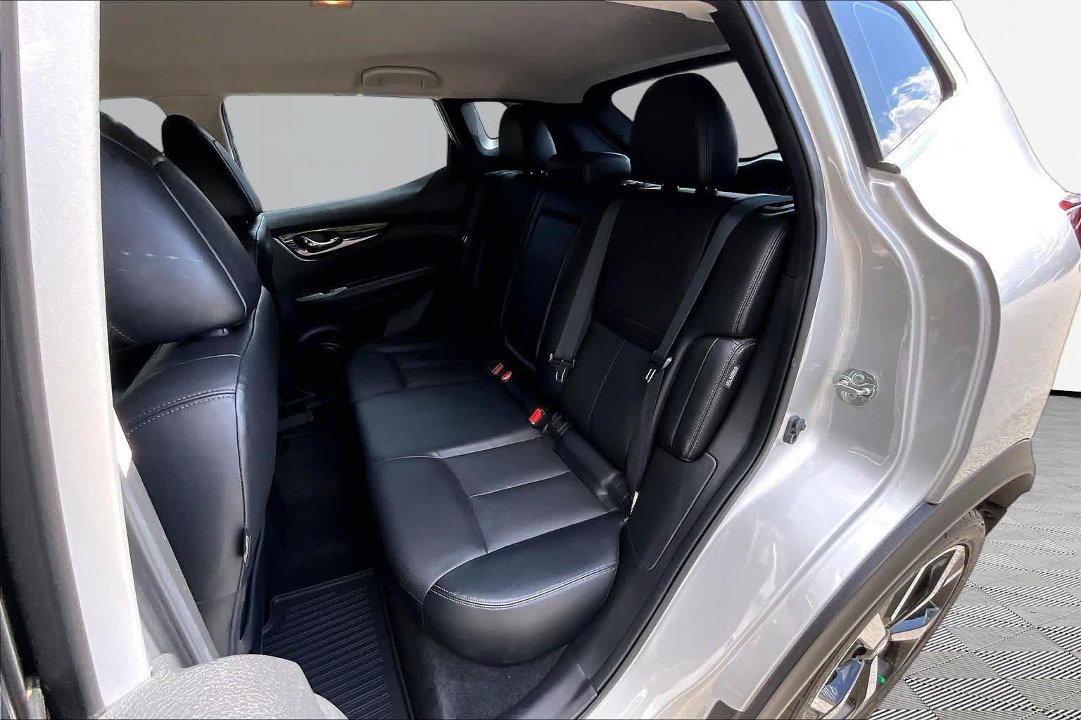 Used 2022 Nissan Rogue Sport SL AWD/4WD image 21