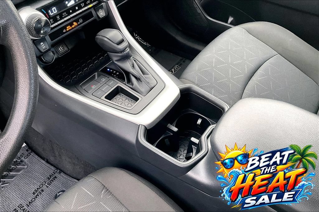Used 2025 Toyota RAV4 XLE FWD image 17