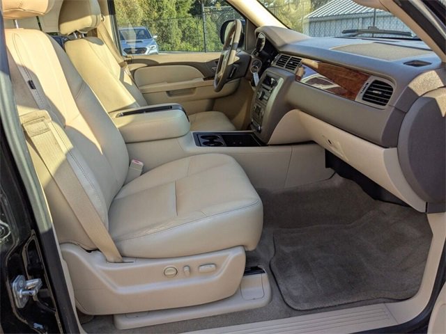 Used 2013 GMC Yukon SLT w/ SLT-2 Equipment Package image 31