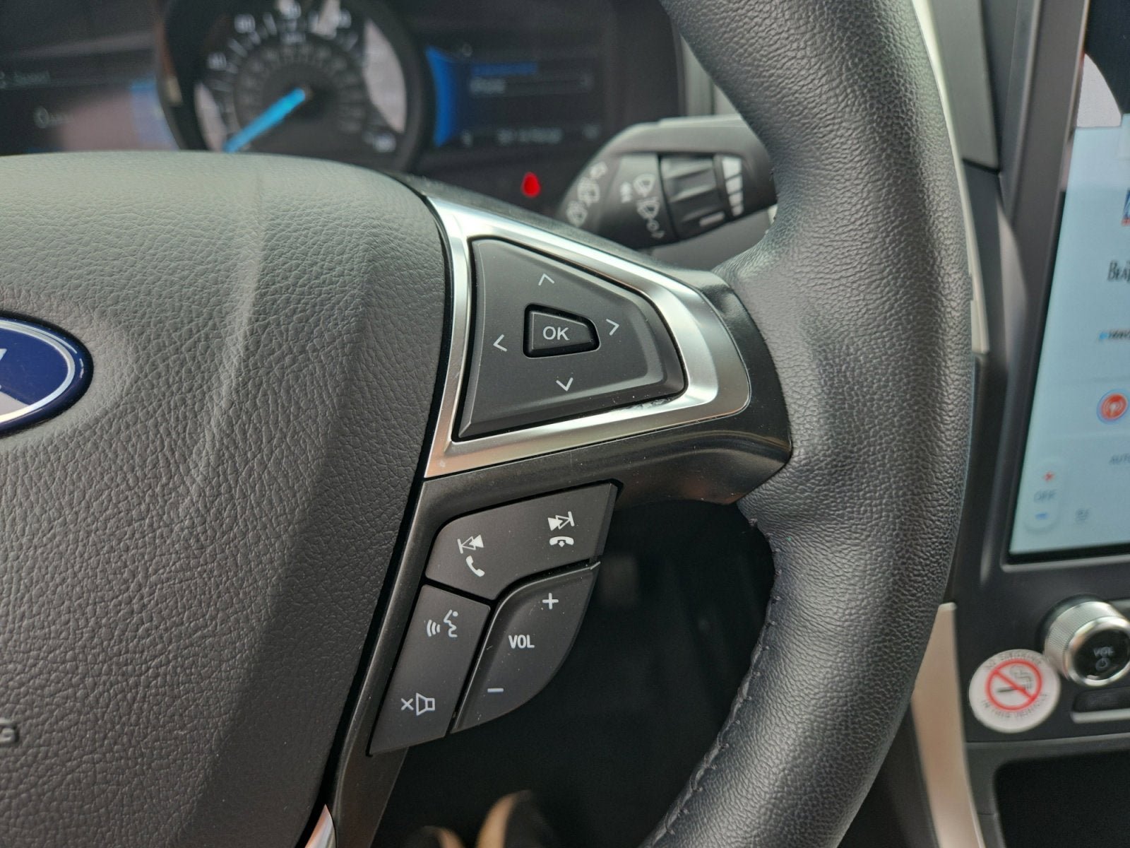 Certified 2024 Ford Edge SEL w/ Convenience Package AWD/4WD image 14