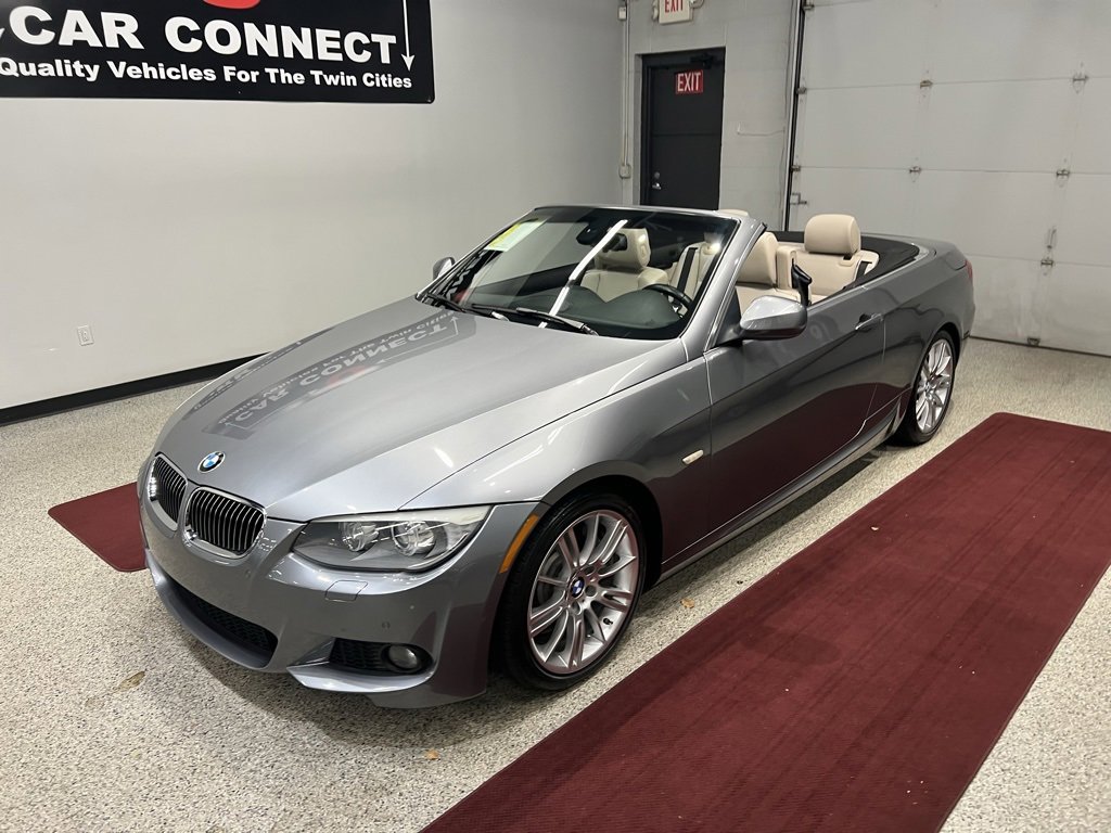 Used 2013 BMW 335i Convertible image 21