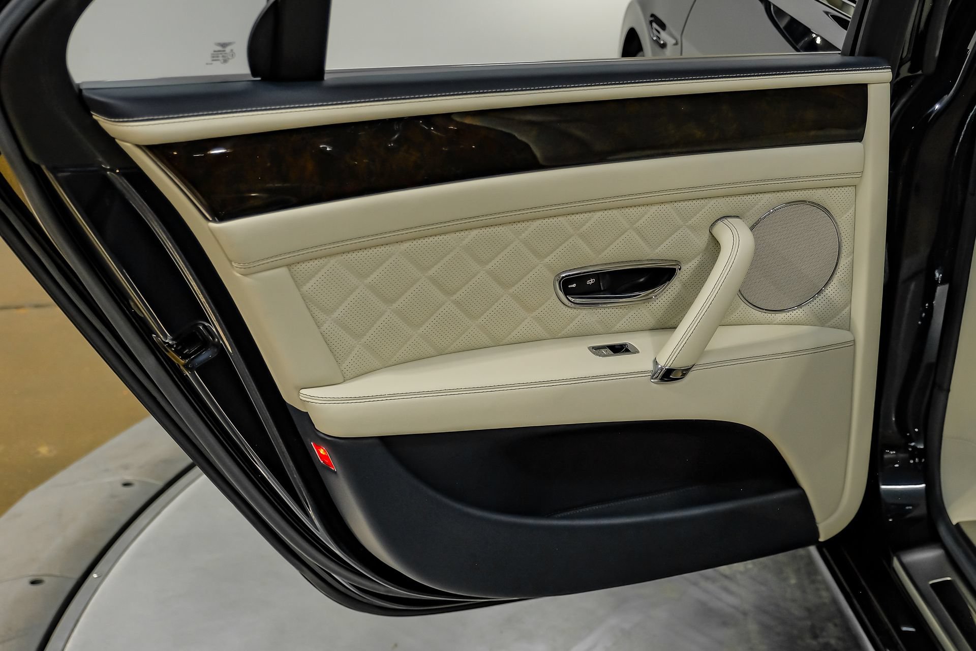 Used 2018 Bentley Flying Spur W12 AWD/4WD image 55