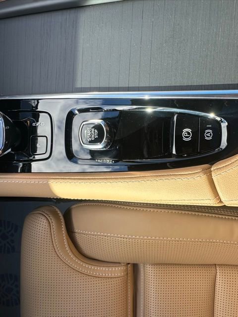 Used 2025 Volvo XC90 B6 Ultra w/ Protection Package image 52