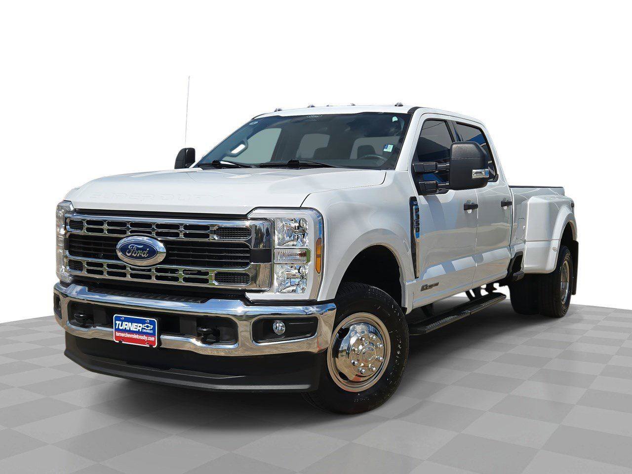 Used 2024 Ford F350 XLT image 1