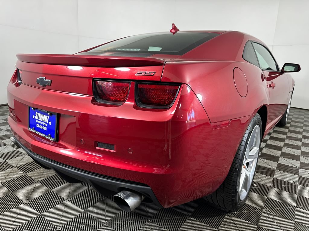 Used 2012 Chevrolet Camaro SS w/ RS Package RWD image 5