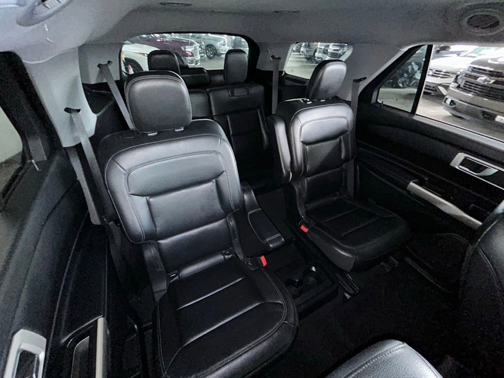 Used 2021 Ford Explorer XLT w/ Equipment Group 202A image 33