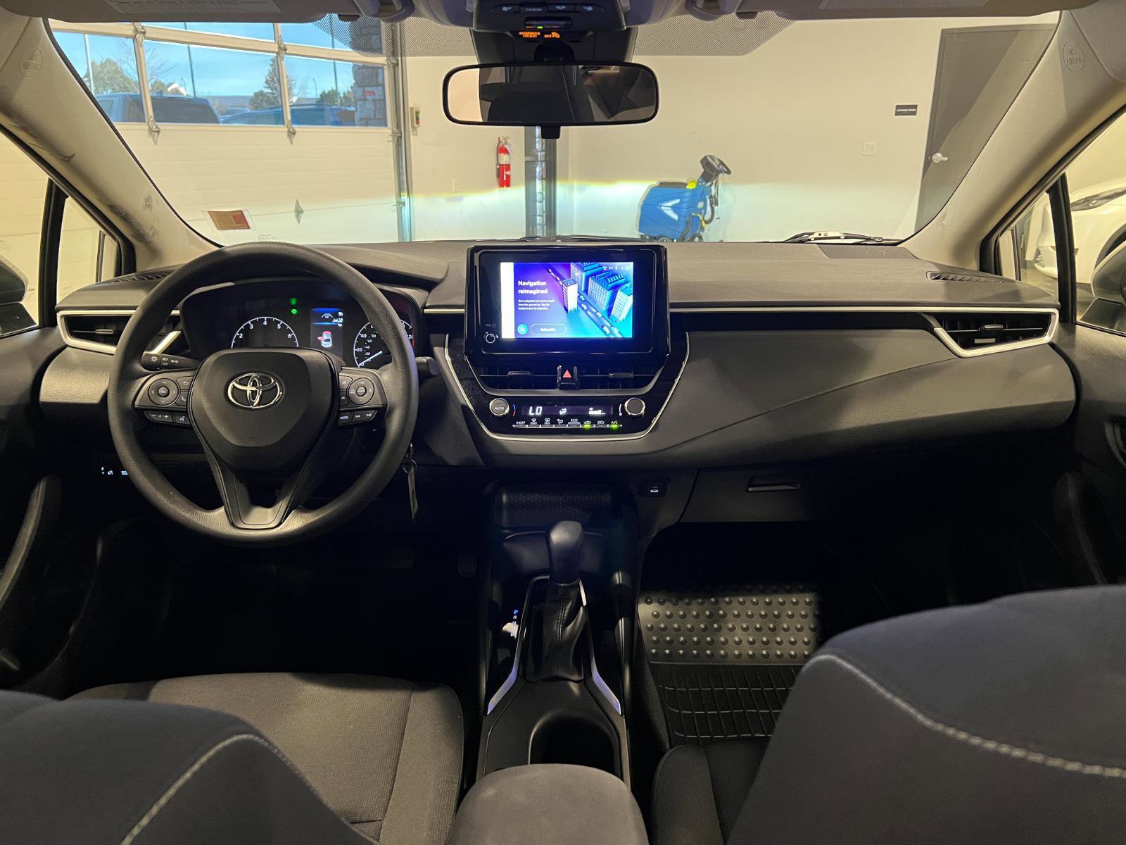 Used 2023 Toyota Corolla LE image 27