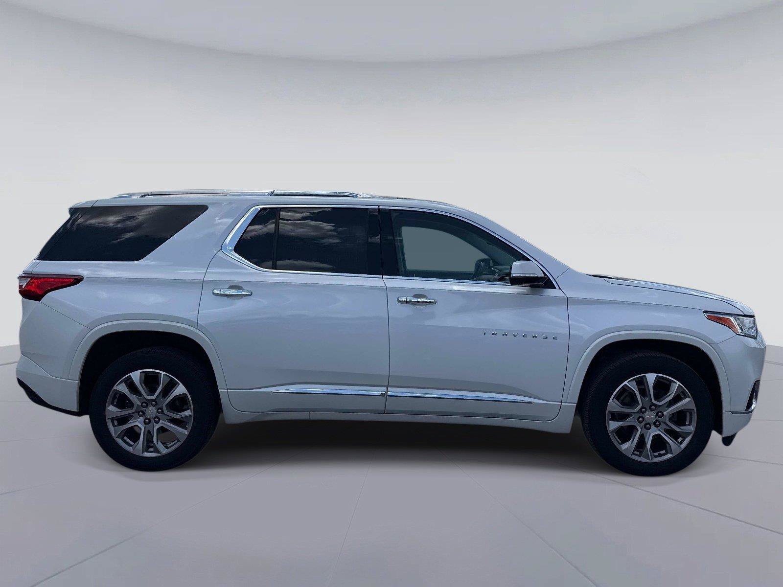 Used 2020 Chevrolet Traverse Premier w/ LPO, Floor Liner Package FWD image 2