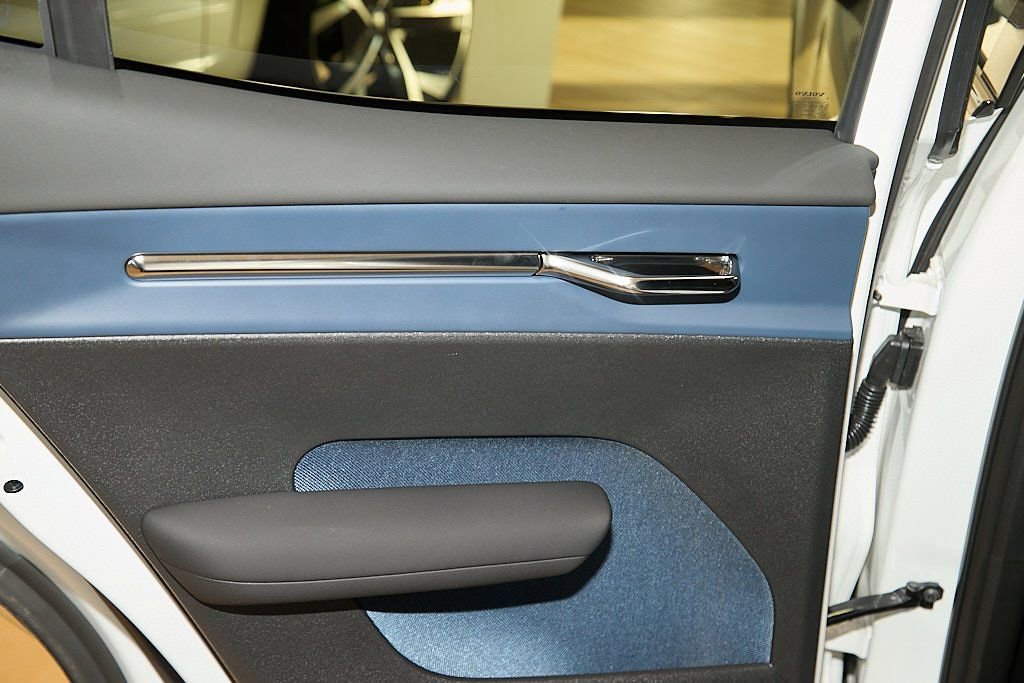 New 2026 Volvo EX30 Plus w/ Climate Package image 13