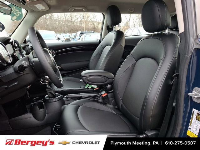 Used 2016 MINI Cooper 2-Door Hardtop image 16