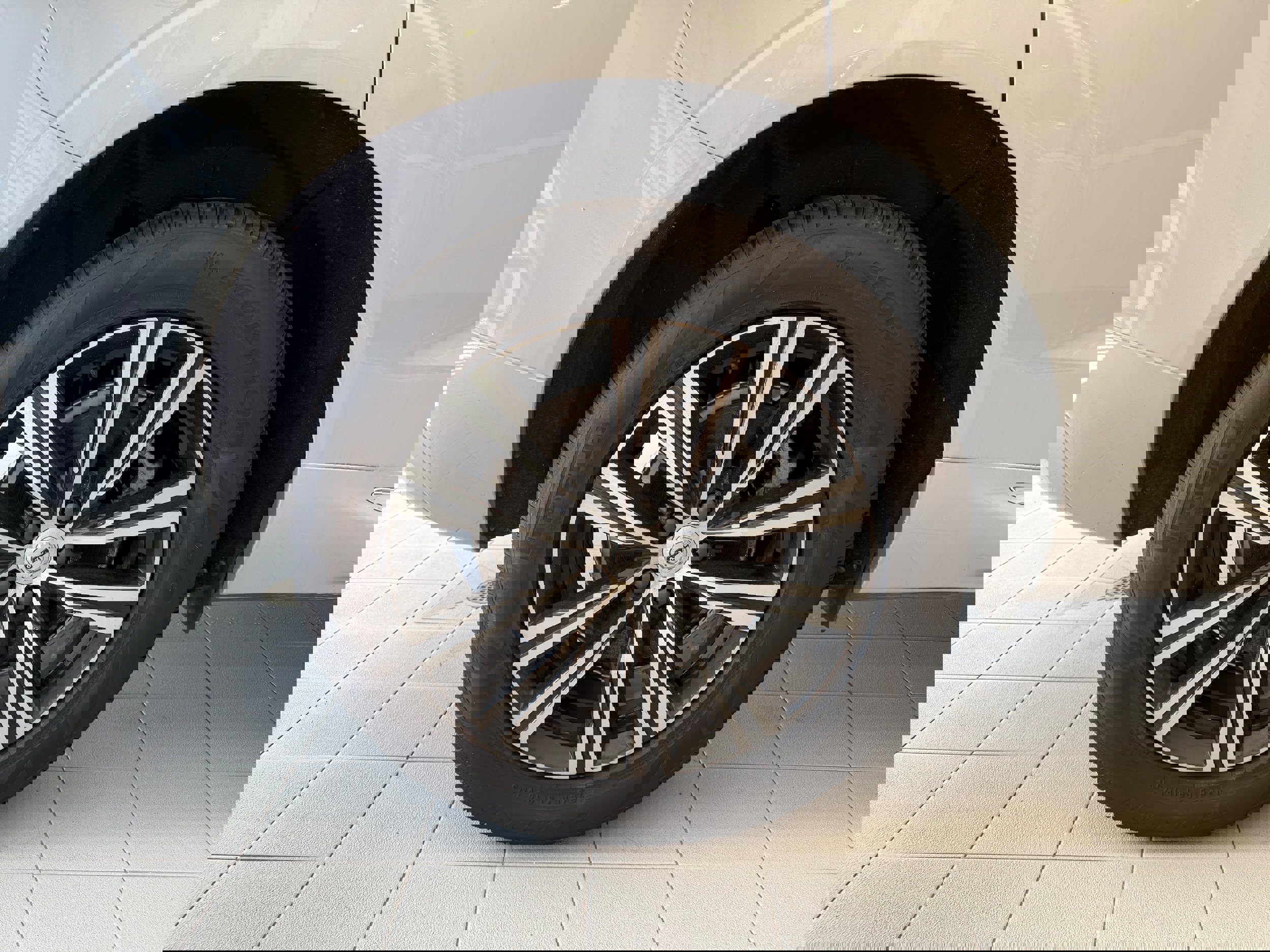 Certified 2022 Volvo XC60 B6 Inscription w/ Climate Package image 10