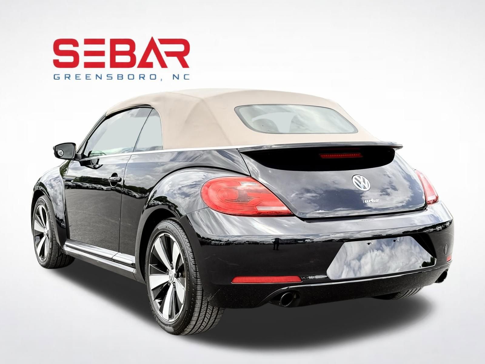 Used 2013 Volkswagen Beetle 2.0T FWD image 13