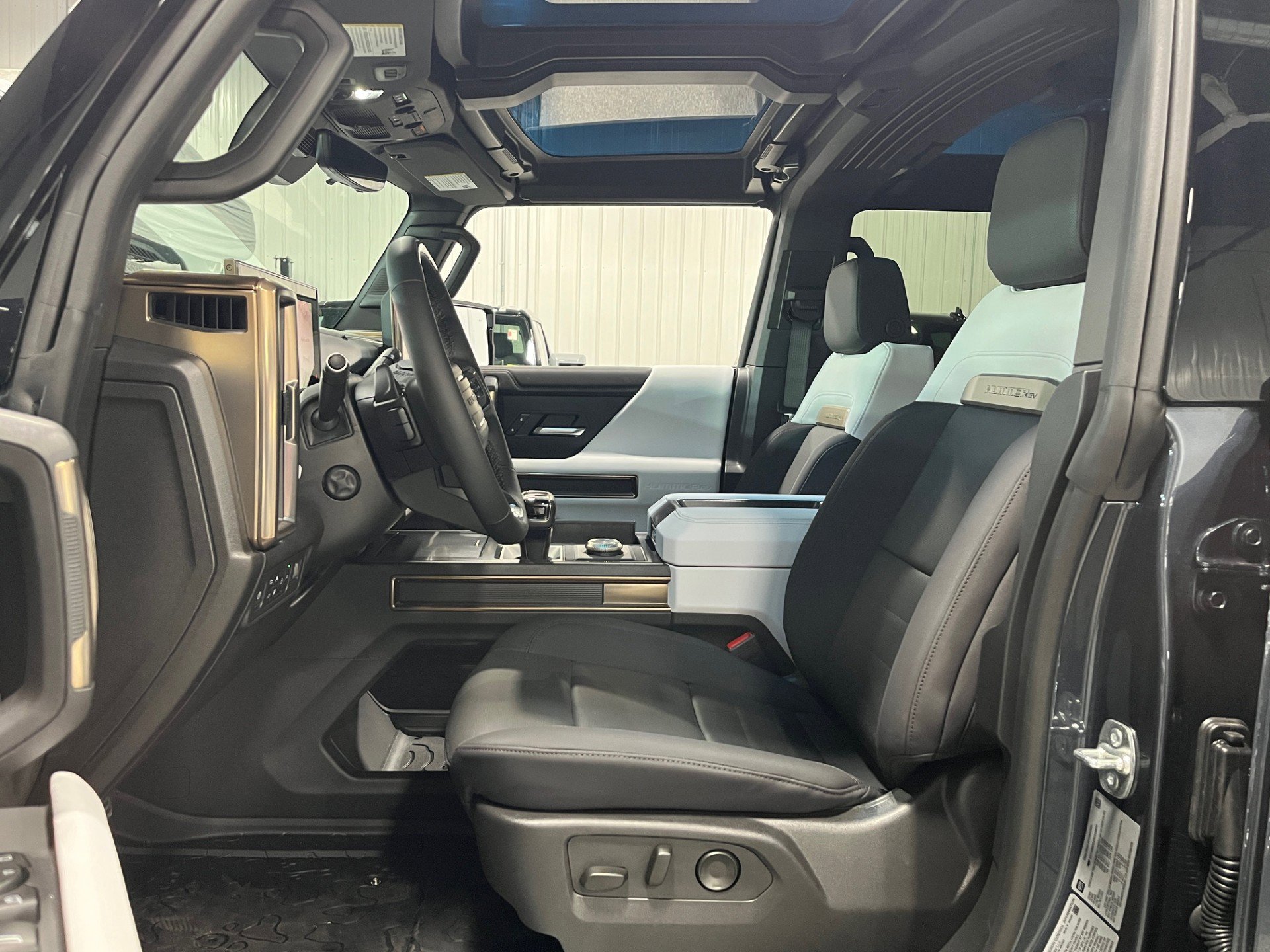New 2025 GMC Hummer EV 2X image 14