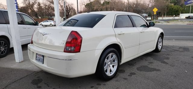 Used 2006 Chrysler 300 Touring w/ Sound Group RWD image 5