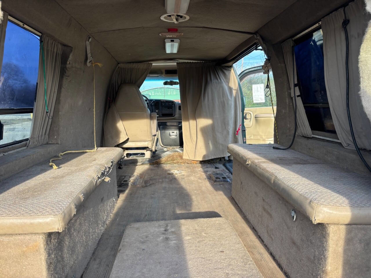 Used 2002 Chevrolet Express 2500 w/ Convenience Pkg 1 image 7