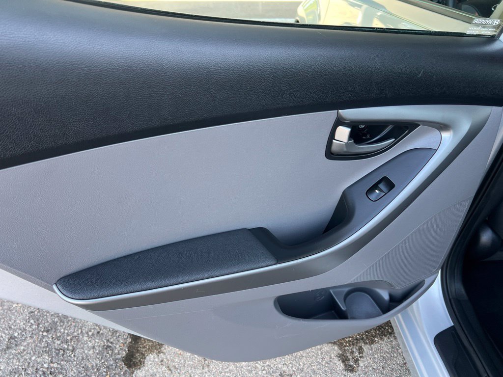 Used 2016 Hyundai Elantra SE FWD image 10