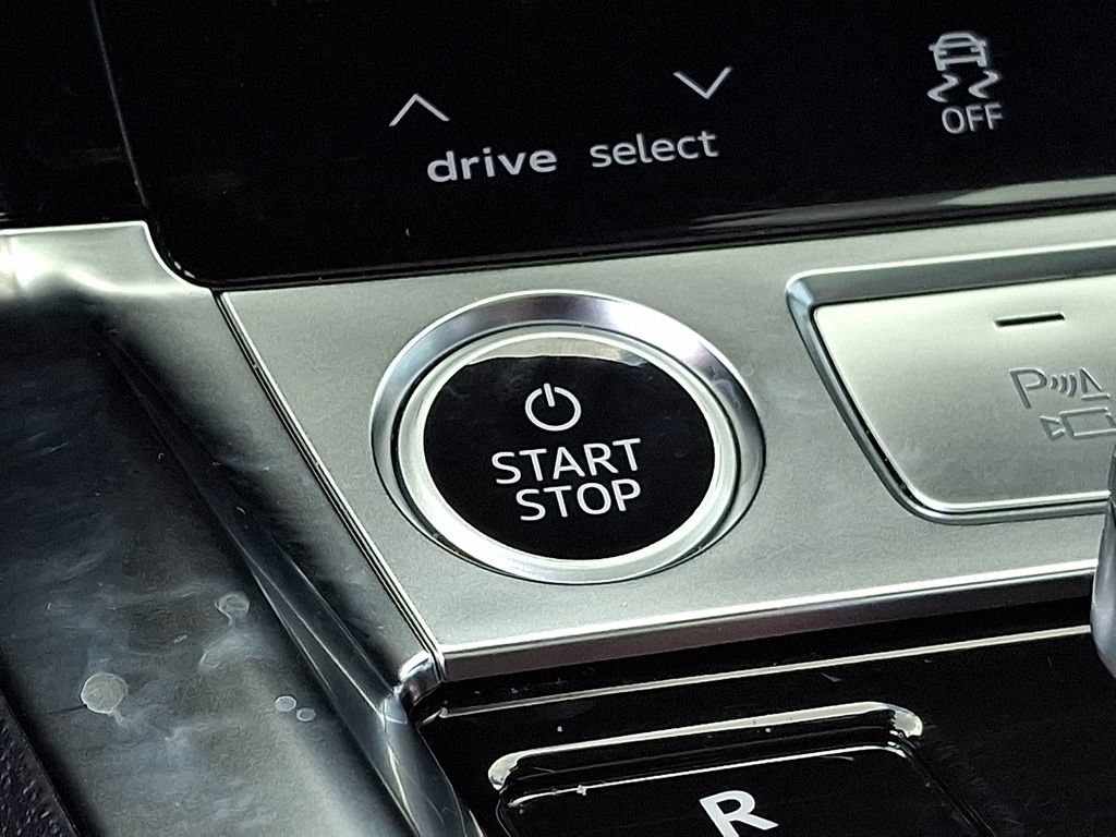 Used 2024 Audi Q8 e-tron Premium Plus AWD/4WD image 24