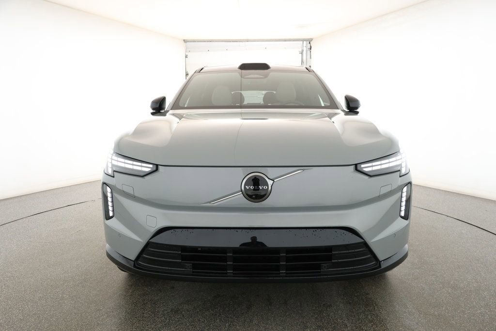 Used 2025 Volvo EX90 Plus image 2