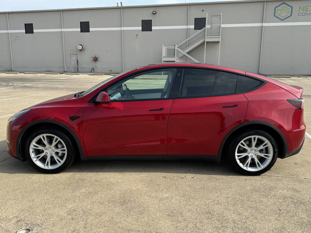 Used 2021 Tesla Model Y Long Range image 11