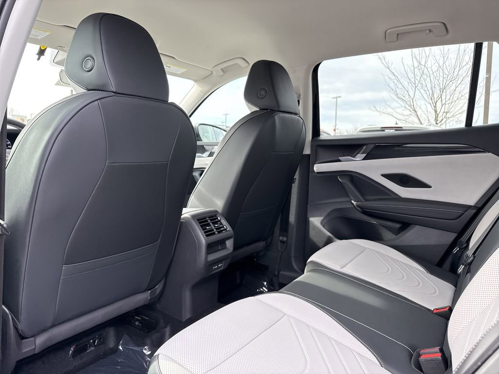 New 2026 Volkswagen Tiguan SE image 13