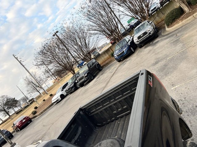 Used 2018 Chevrolet Colorado Z71 image 11