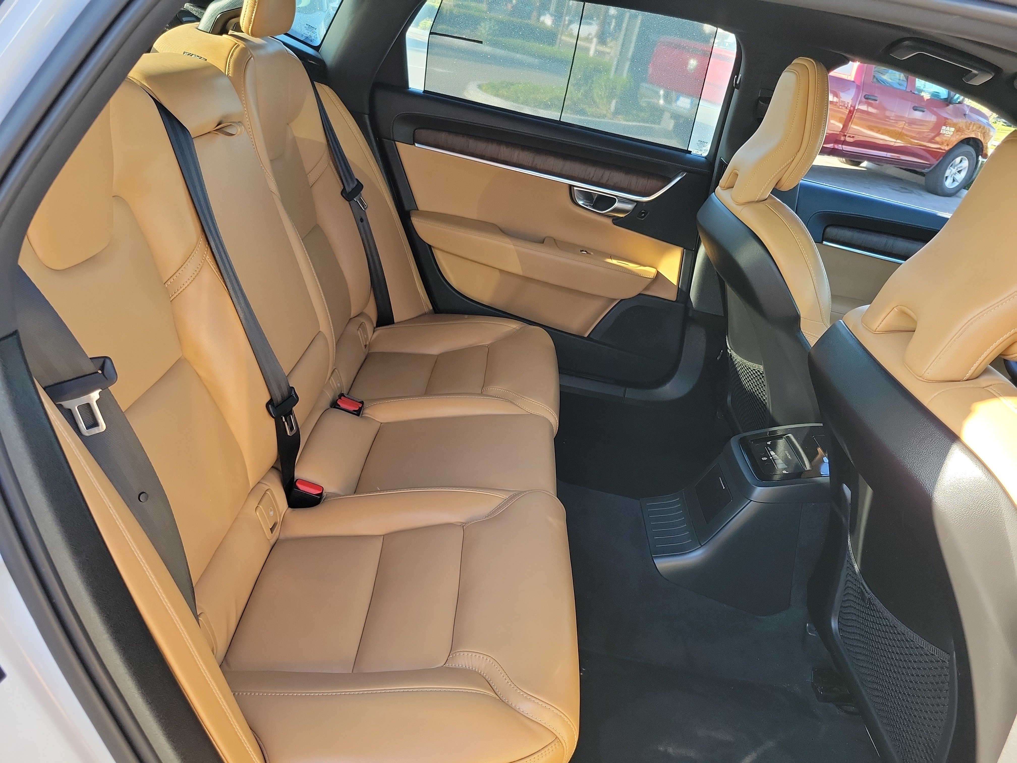 Used 2023 Volvo S90 T8 Ultimate AWD/4WD image 22