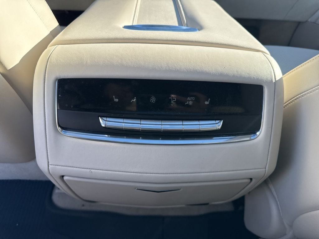 Used 2024 Cadillac Escalade ESV Sport Platinum AWD/4WD image 21