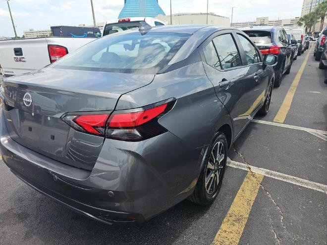 Used 2025 Nissan Versa SV FWD image 5