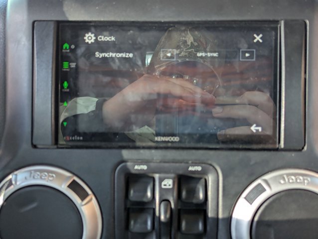 Used 2016 Jeep Wrangler Unlimited Sahara w/ Connectivity Group AWD/4WD image 13