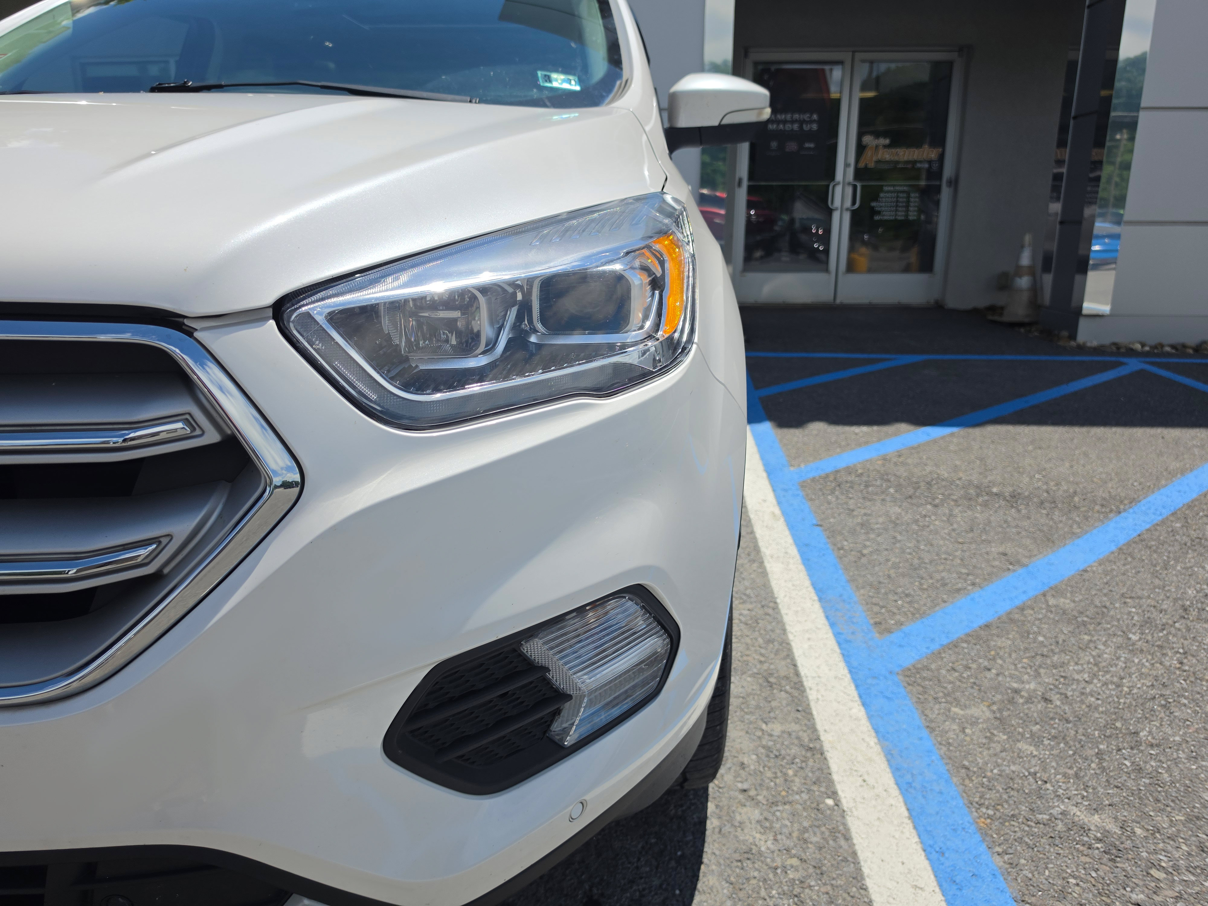 Used 2019 Ford Escape Titanium AWD/4WD image 10