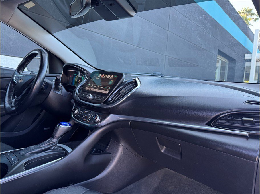 Used 2017 Chevrolet Volt Premier w/ Driver Confidence II Package FWD image 21