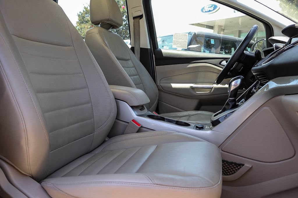 Used 2015 Ford C-MAX Energi SEL w/ Equipment Group 303A FWD image 16